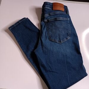 Lucky Brand Blue Straight Leg Jeans Timeless Fit